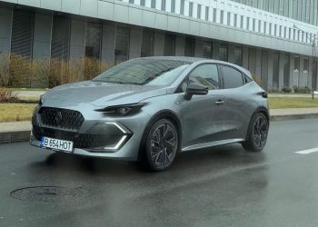 Renault Clio VI: Adaptare și Inovație pe Piața Auto