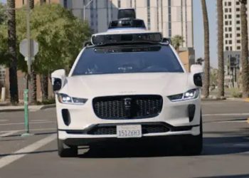 Waymo atrage 16 miliarde dolari pentru taxiuri autonome